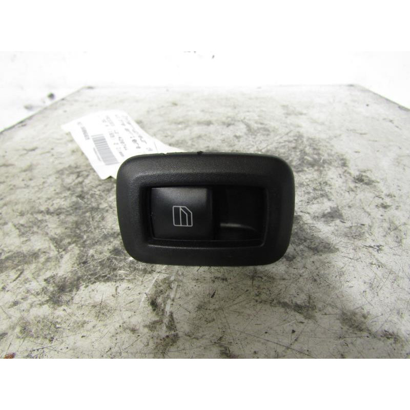 Interrupteur de leve vitre arriere gauche MERCEDES CLASSE A 169 Photo n°1