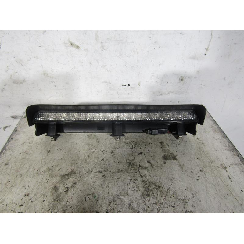 Feu arriere stop central OPEL CORSA C Photo n°1