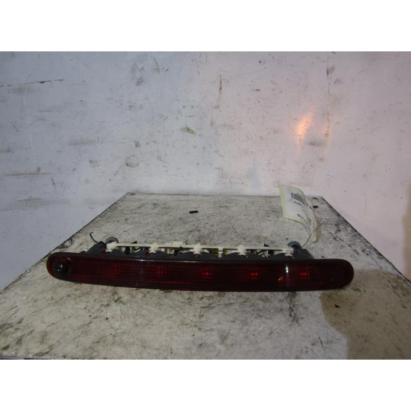 Feu arriere stop central SUZUKI SWIFT 3 Photo n°1