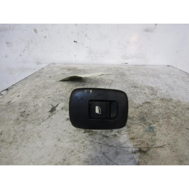 Interrupteur de leve vitre arriere droit PEUGEOT 207 Photo n°1