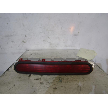 Feu arriere stop central TOYOTA COROLLA VERSO 2