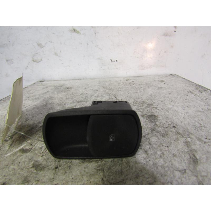 Interrupteur de leve vitre avant droit OPEL CORSA D Photo n°1