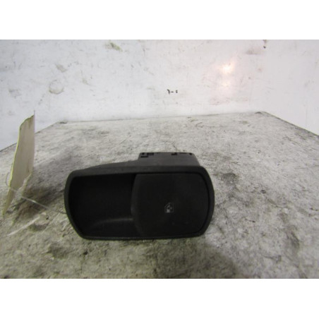 Interrupteur de leve vitre avant droit OPEL CORSA D