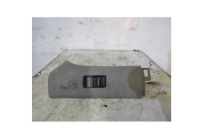 Interrupteur de leve vitre avant droit TOYOTA YARIS 2 Photo n°1