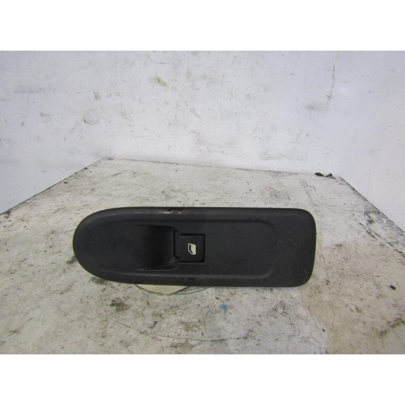 Interrupteur de leve vitre avant droit CITROEN C3 2 Photo n°1