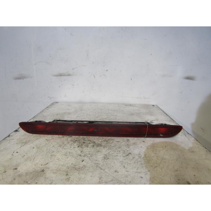 Feu arriere stop central PEUGEOT PARTNER 1 Photo n°1