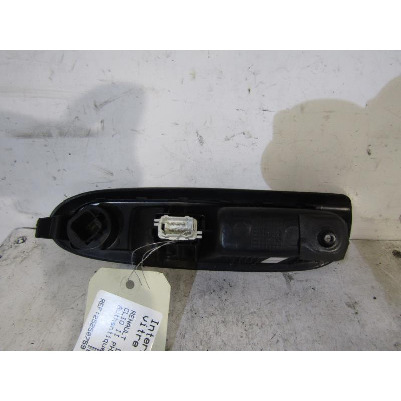 Interrupteur de leve vitre avant droit RENAULT CLIO 2 CAMPUS Photo n°1