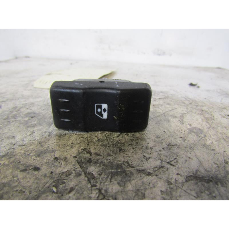 Interrupteur de leve vitre avant droit DACIA LOGAN 1 Photo n°1