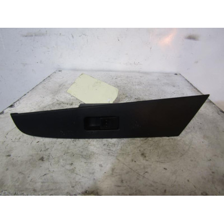 Interrupteur de leve vitre arriere droit MAZDA 3 1