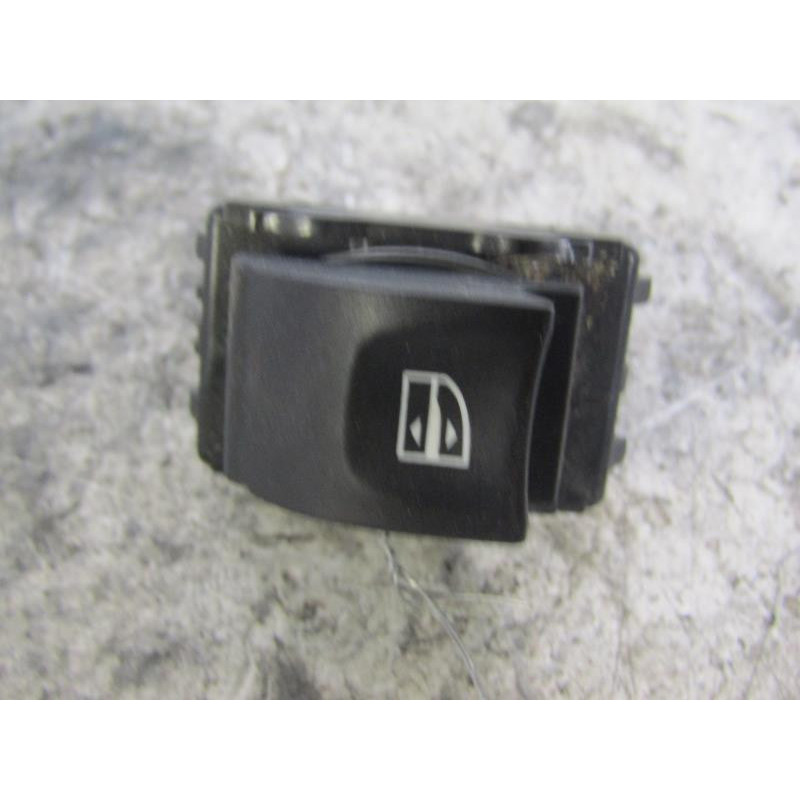 Interrupteur de leve vitre avant droit RENAULT LAGUNA 3 Photo n°1