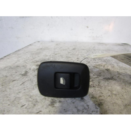 Interrupteur de leve vitre arriere droit PEUGEOT 207