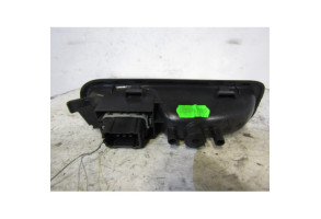 Interrupteur de leve vitre arriere droit RENAULT CLIO 3 Photo n°2