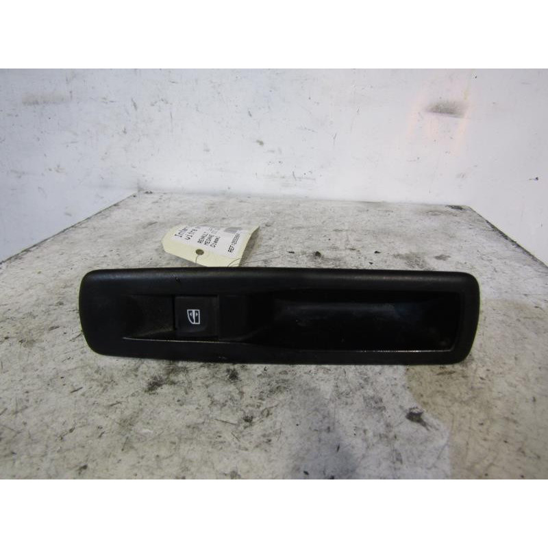 Interrupteur de leve vitre arriere droit RENAULT MEGANE 3 Photo n°1