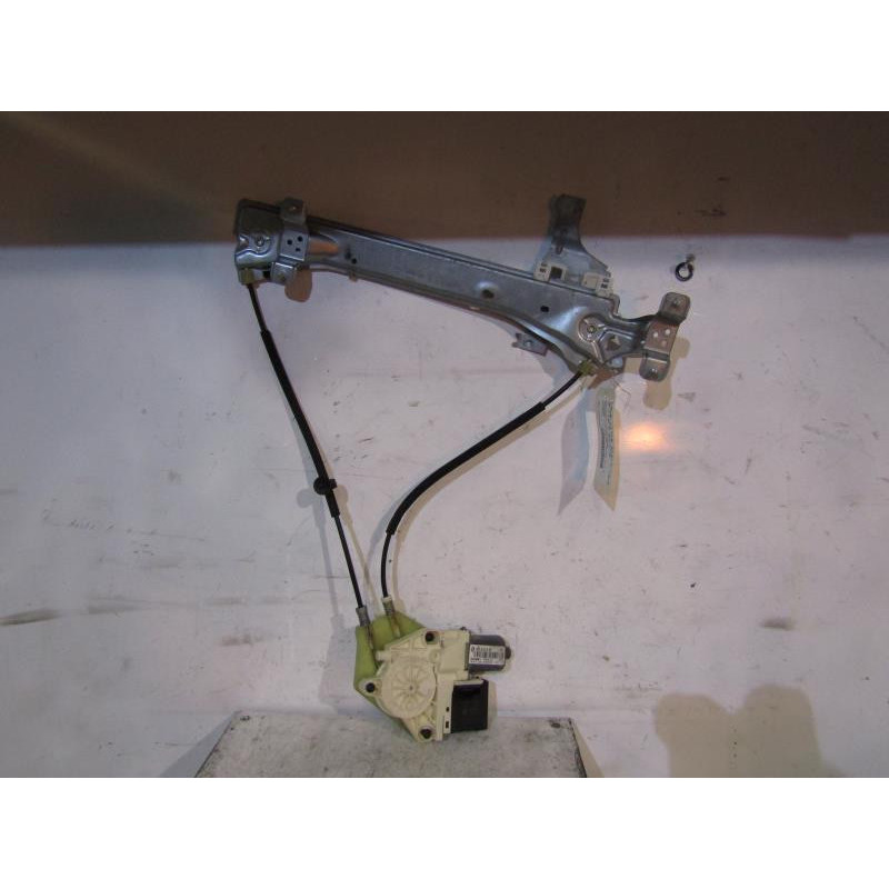 Leve vitre electrique arriere gauche RENAULT MEGANE 3 Photo n°1