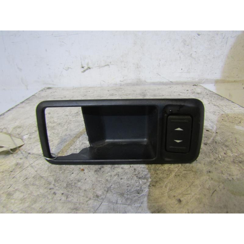 Interrupteur de leve vitre arriere gauche FORD FOCUS 2 Photo n°1