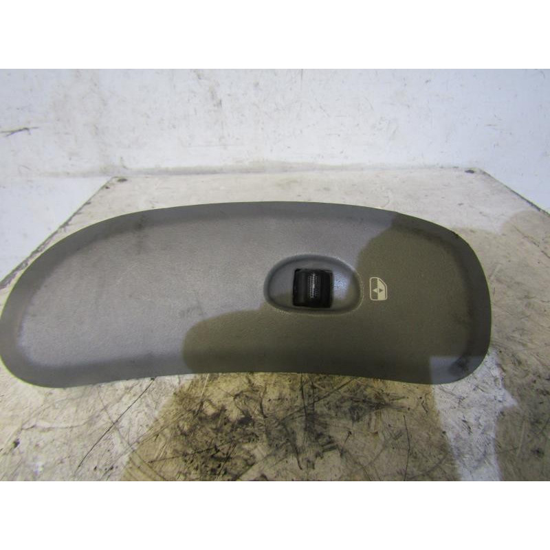 Interrupteur de leve vitre avant droit CHRYSLER GRAND VOYAGER 4 Photo n°1