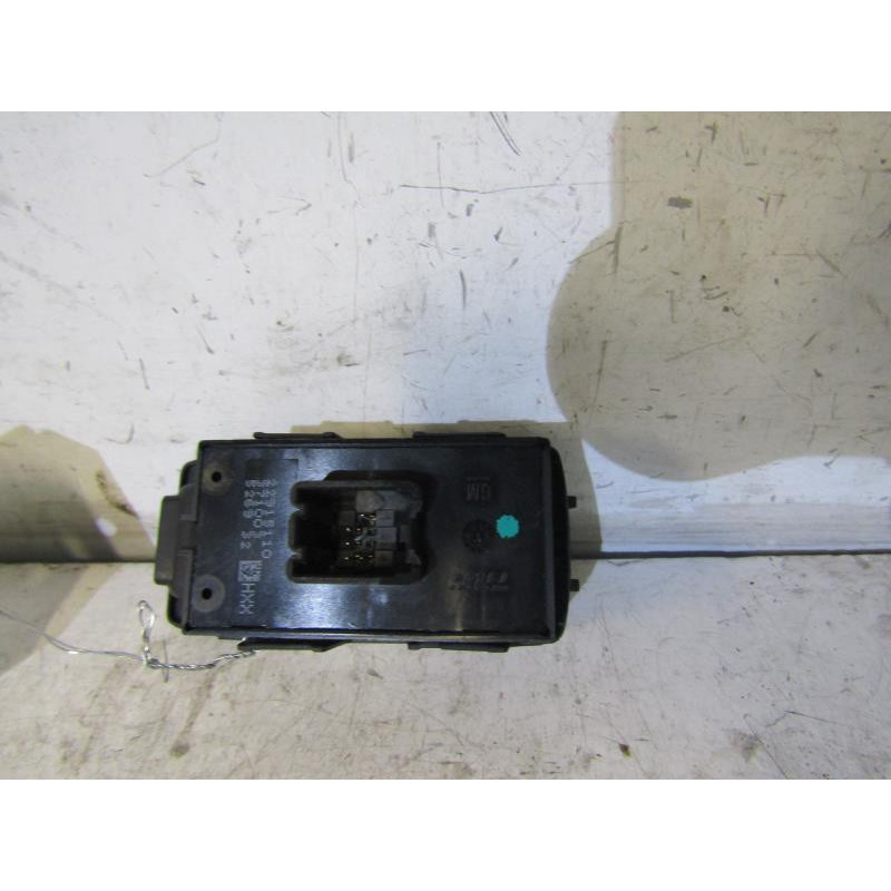 Interrupteur de leve vitre arriere gauche OPEL INSIGNIA 1 Photo n°1