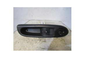 Interrupteur de leve vitre avant droit RENAULT CLIO 2 Photo n°1