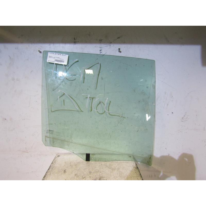 Vitre arriere droit RENAULT MODUS Photo n°1