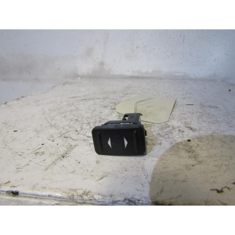 Interrupteur de leve vitre arriere droit FORD S-MAX 1 Photo n°1