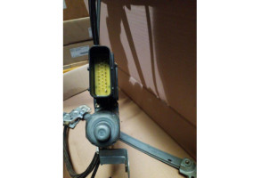 Leve vitre electrique avant droit SKODA OCTAVIA 1 Photo n°7