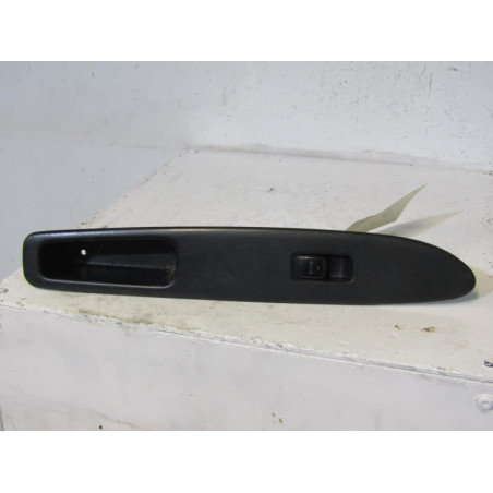 Interrupteur de leve vitre avant droit TOYOTA AVENSIS VERSO