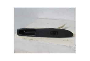 Interrupteur de leve vitre avant droit TOYOTA AVENSIS VERSO Photo n°1