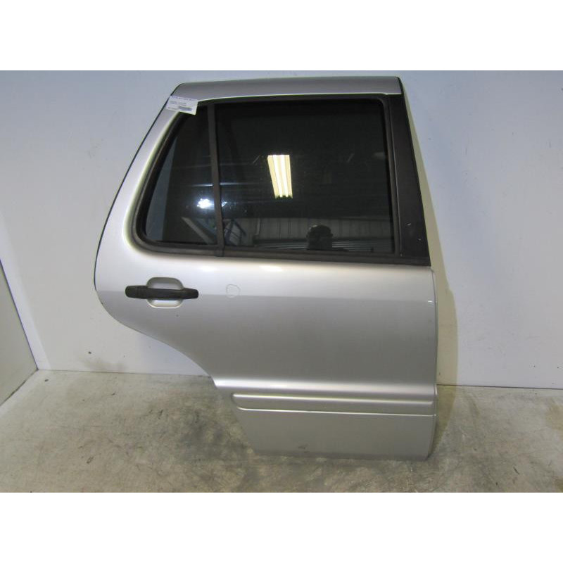 Porte arriere droit MERCEDES CLASSE M 163 Photo n°1