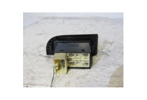 Interrupteur de leve vitre arriere droit HYUNDAI TRAJET Photo n°1