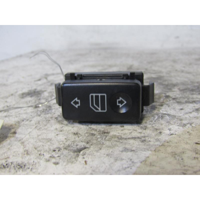 Interrupteur de leve vitre arriere gauche MERCEDES CLASSE S 220 Photo n°1
