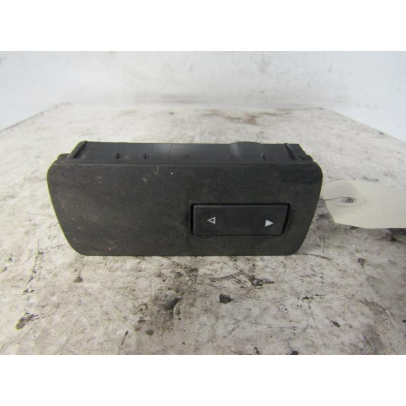 Interrupteur de leve vitre avant droit OPEL SIGNUM Photo n°1