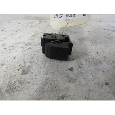 Interrupteur de leve vitre avant droit TOYOTA COROLLA VERSO 2