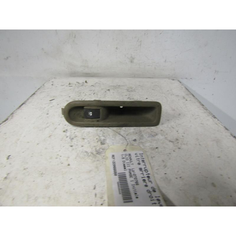 Interrupteur de leve vitre arriere droit RENAULT CLIO 3 Photo n°1