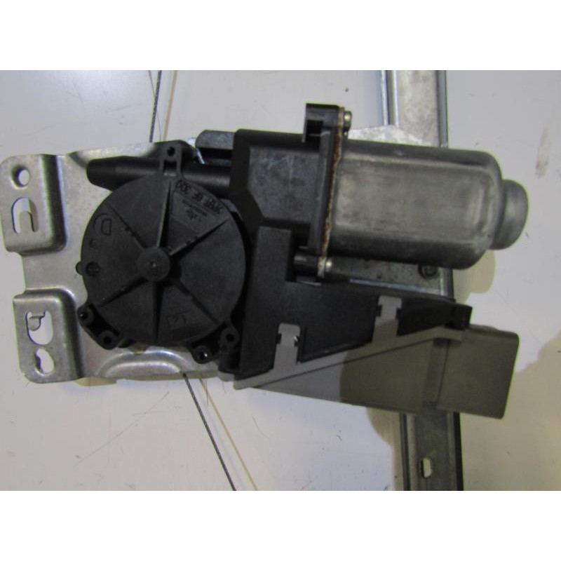 Leve vitre electrique arriere gauche PEUGEOT 307 Photo n°1