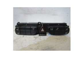 Bouton de warning MERCEDES CLASSE C 203 Photo n°1