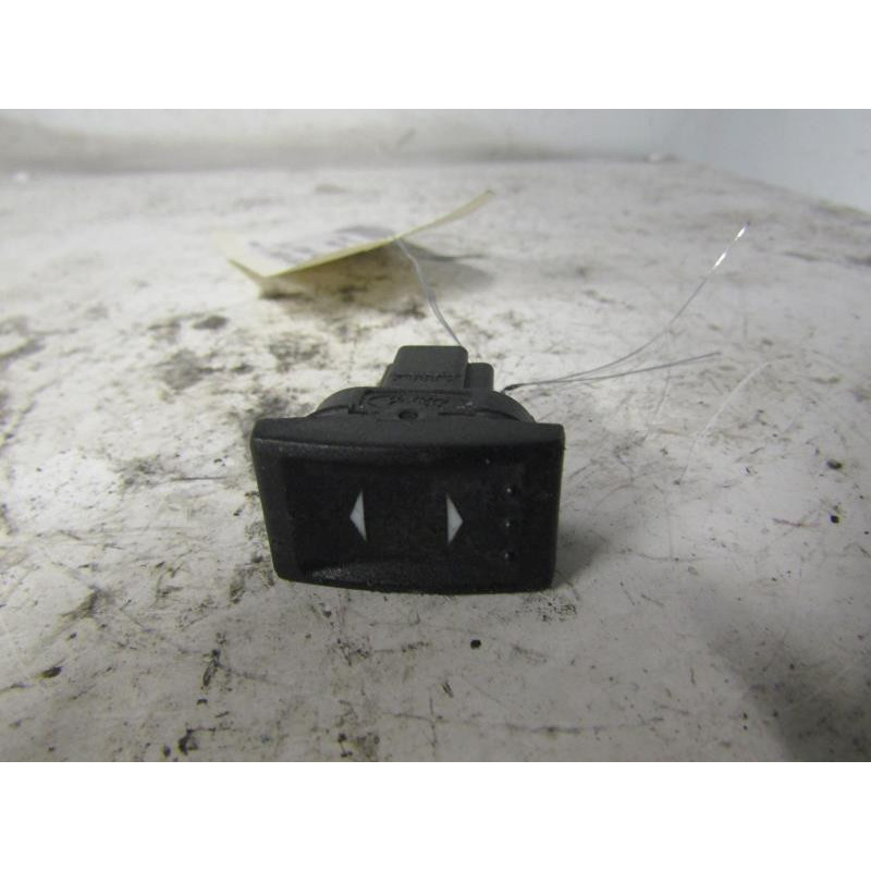 Interrupteur de leve vitre avant droit FORD MONDEO 2 Photo n°1