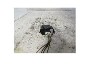 Interrupteur de leve vitre arriere gauche TOYOTA COROLLA 10 Photo n°2