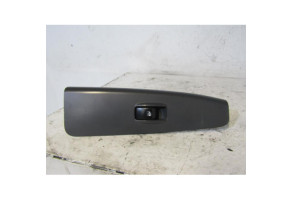 Interrupteur de leve vitre avant droit KIA CERATO Photo n°1