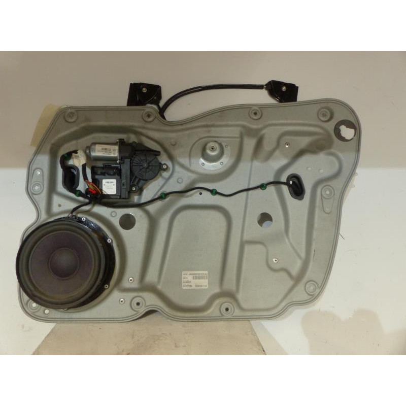 Leve vitre electrique avant droit VOLKSWAGEN CADDY 3 Photo n°1