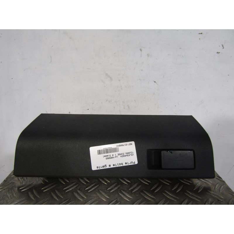 Porte boite a gants VOLKSWAGEN TOURAN 1 Photo n°1