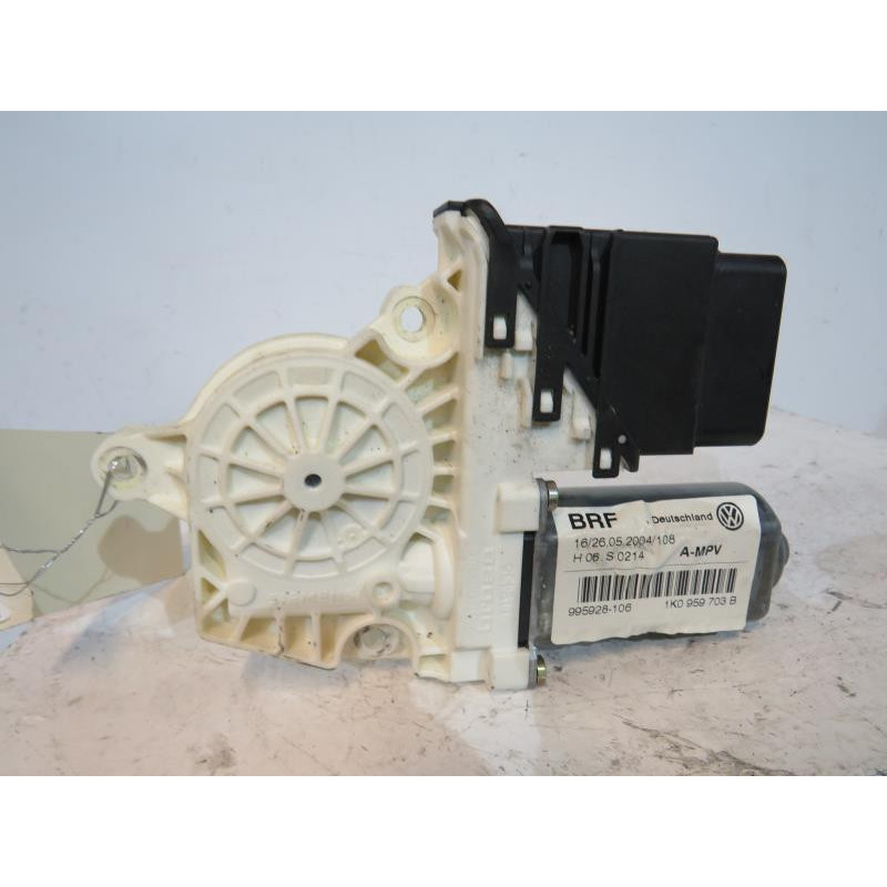 Leve vitre electrique arriere gauche VOLKSWAGEN TOURAN 1 Photo n°1