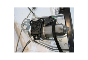 Leve vitre electrique avant gauche MERCEDES CLASSE C 203 Photo n°2