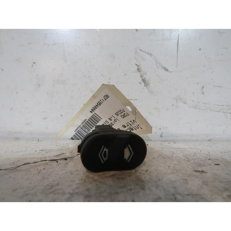 Interrupteur de leve vitre arriere gauche FORD FOCUS 1 Photo n°1