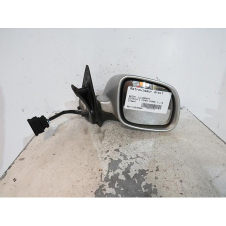 Retroviseur droit SKODA OCTAVIA 1