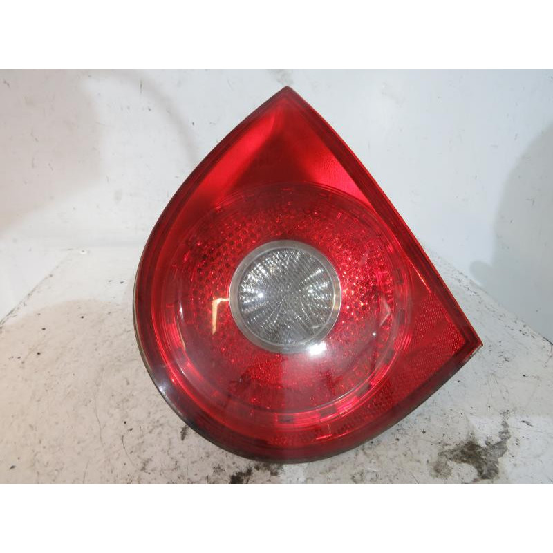 Feu arriere secondaire droit (feux) VOLKSWAGEN GOLF 5 Photo n°1
