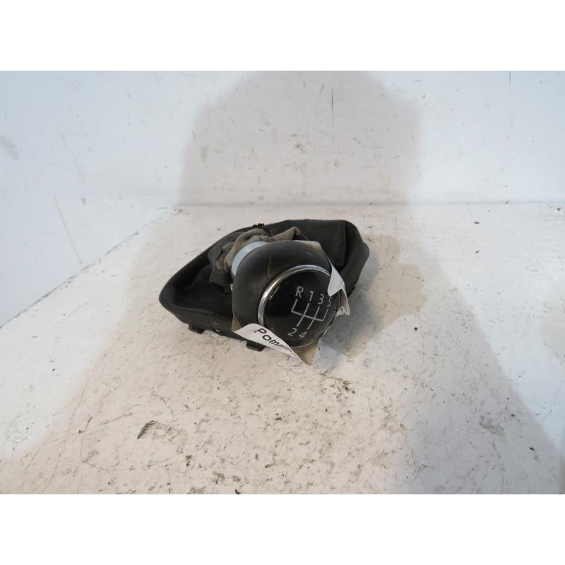 Pommeau de vitesses VOLKSWAGEN GOLF 5 Photo n°1