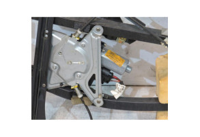 Leve vitre electrique avant gauche AUDI A4 1 Photo n°2