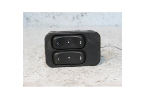 Interrupteur de leve vitre avant gauche OPEL MERIVA A Photo n°1