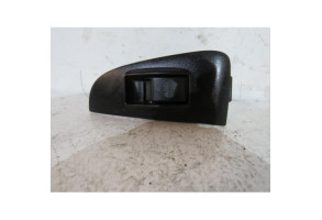 Interrupteur de leve vitre arriere gauche TOYOTA AVENSIS 2 Photo n°1