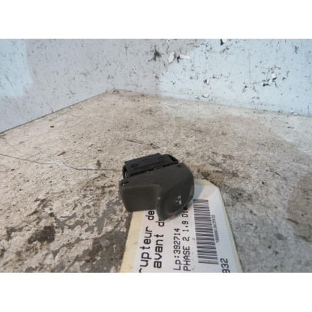 Interrupteur de leve vitre avant droit RENAULT SCENIC 1